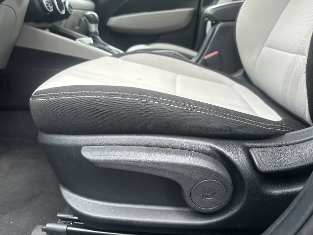 Used 2025 Black Hyundai SEL image 23