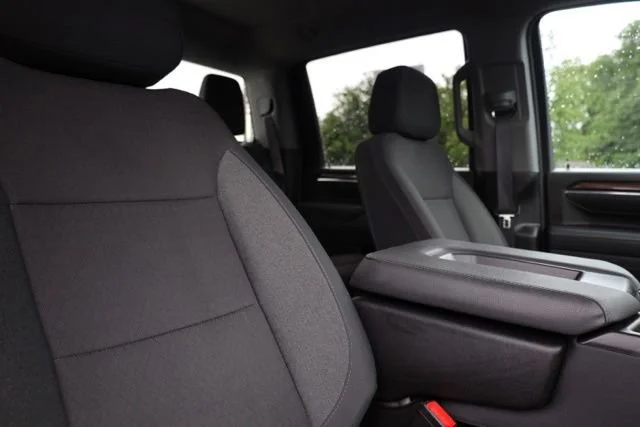 Used 2025 Summit White Chevrolet LT image 35
