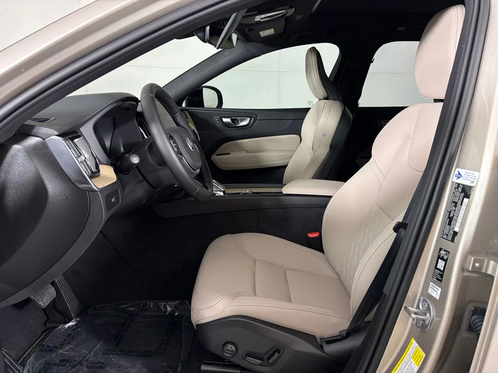 New 2026 Bright Dusk Volvo Plus image 15