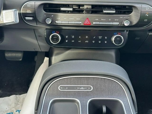 New 2026 White Hyundai Limited AWD image 24