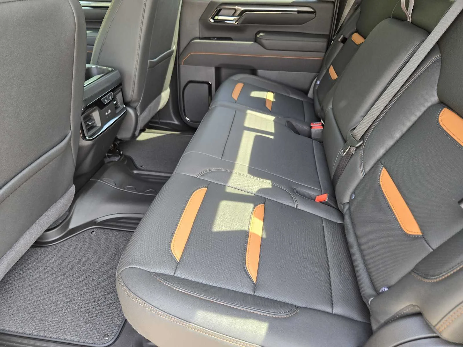 2026 GMC Sierra 2500HD AT4 - Photo 18