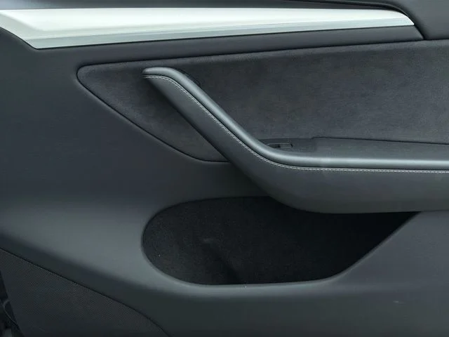 Used 2024  Tesla Long Range image 34