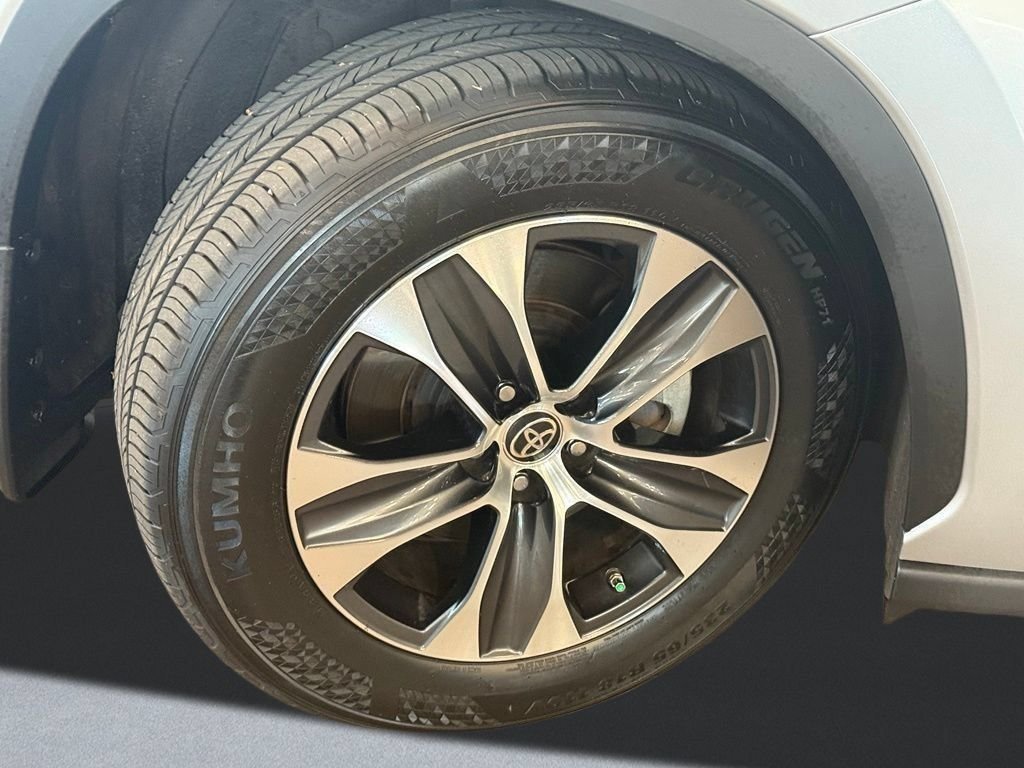 Used 2023 Silver Toyota XLE image 20