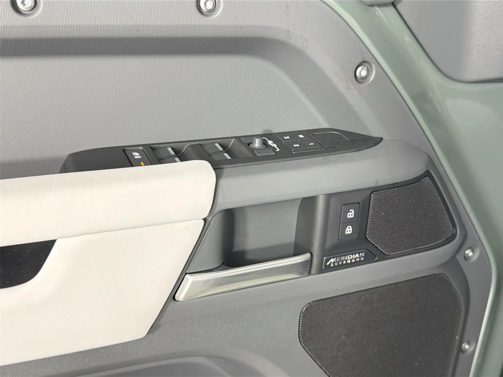 New 2026 Keswick Green LAND ROVER 110 Trophy Edition Keswick P40 image 17