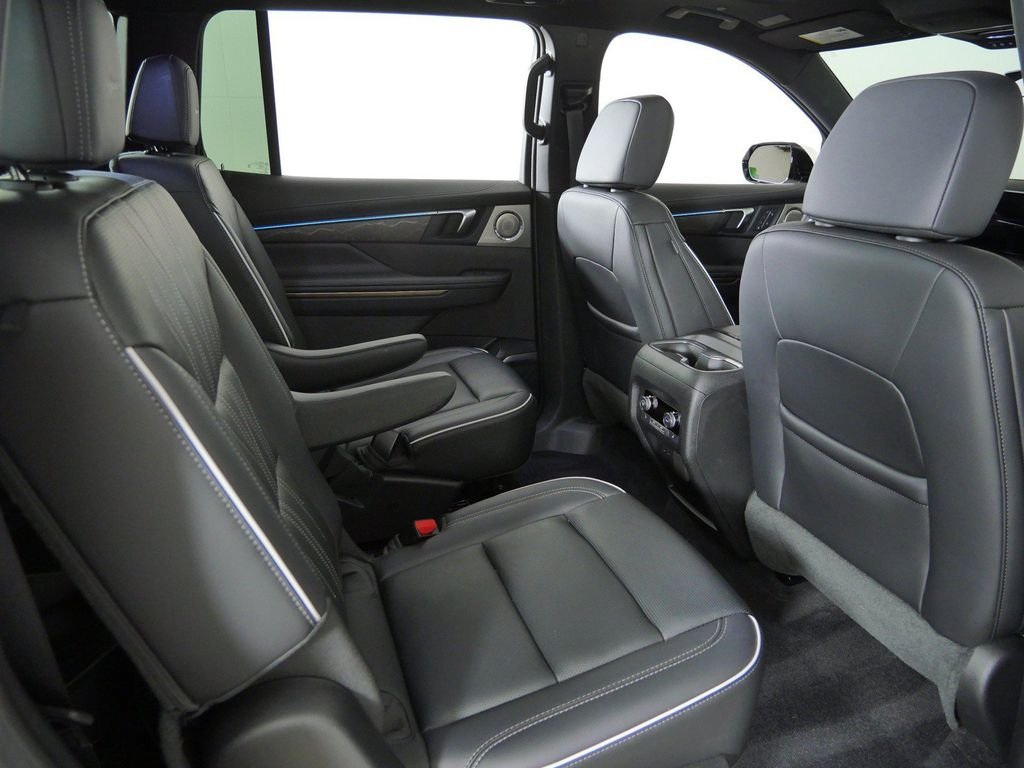 Used 2025 White Buick Avenir image 26