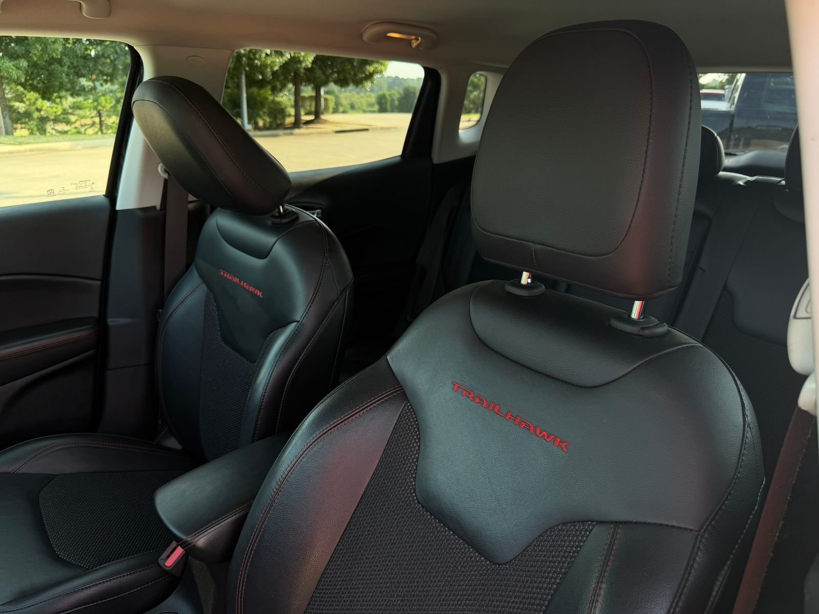Used 2019 Jazz Blue Pearlcoat Jeep Trailhawk image 12