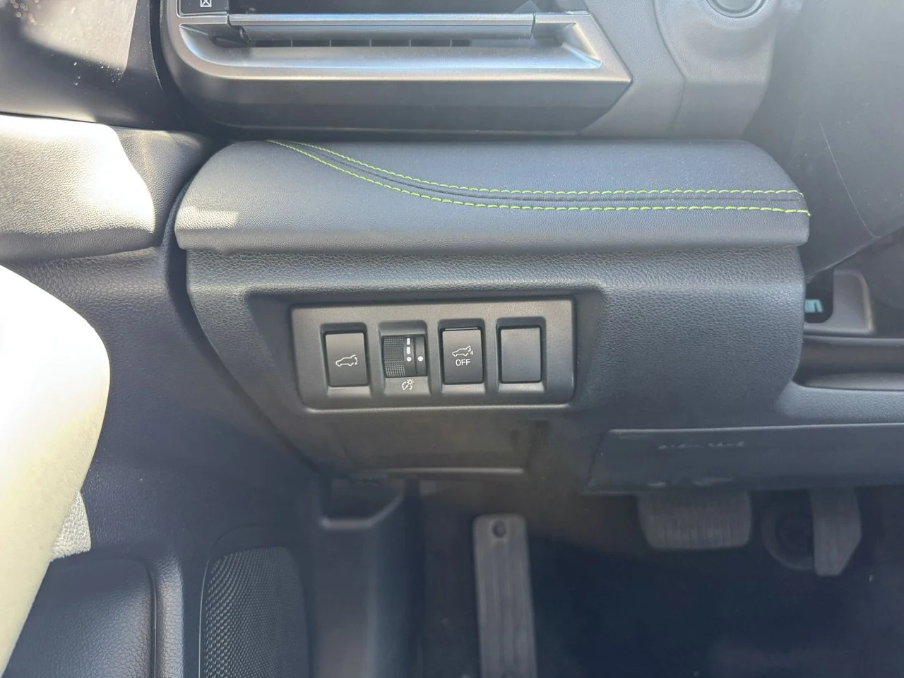 Certified Used 2025 Crystal White Pearl Subaru Onyx Edition image 32