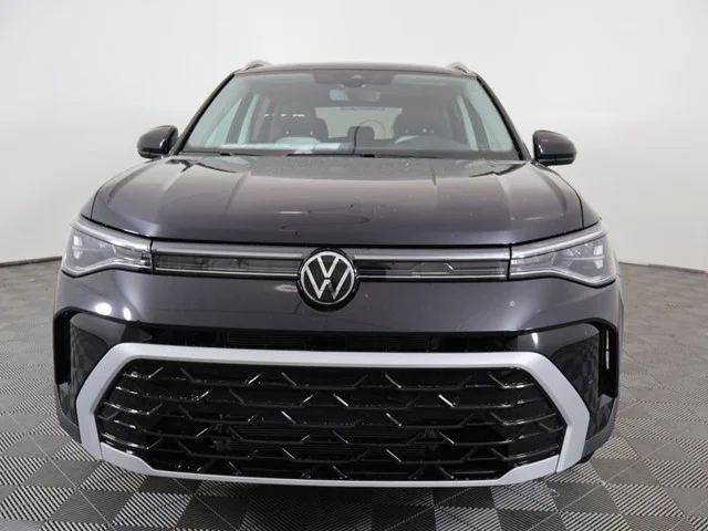 New 2025 Deep Black Pearl Volkswagen 1.5T SEL image 8