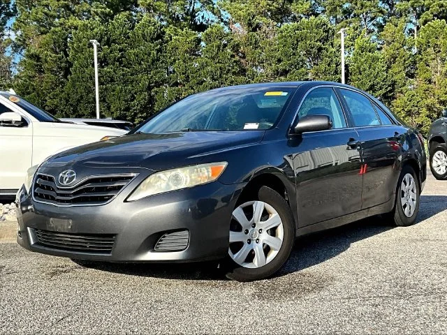 Used 2010 Gray Toyota LE image 3