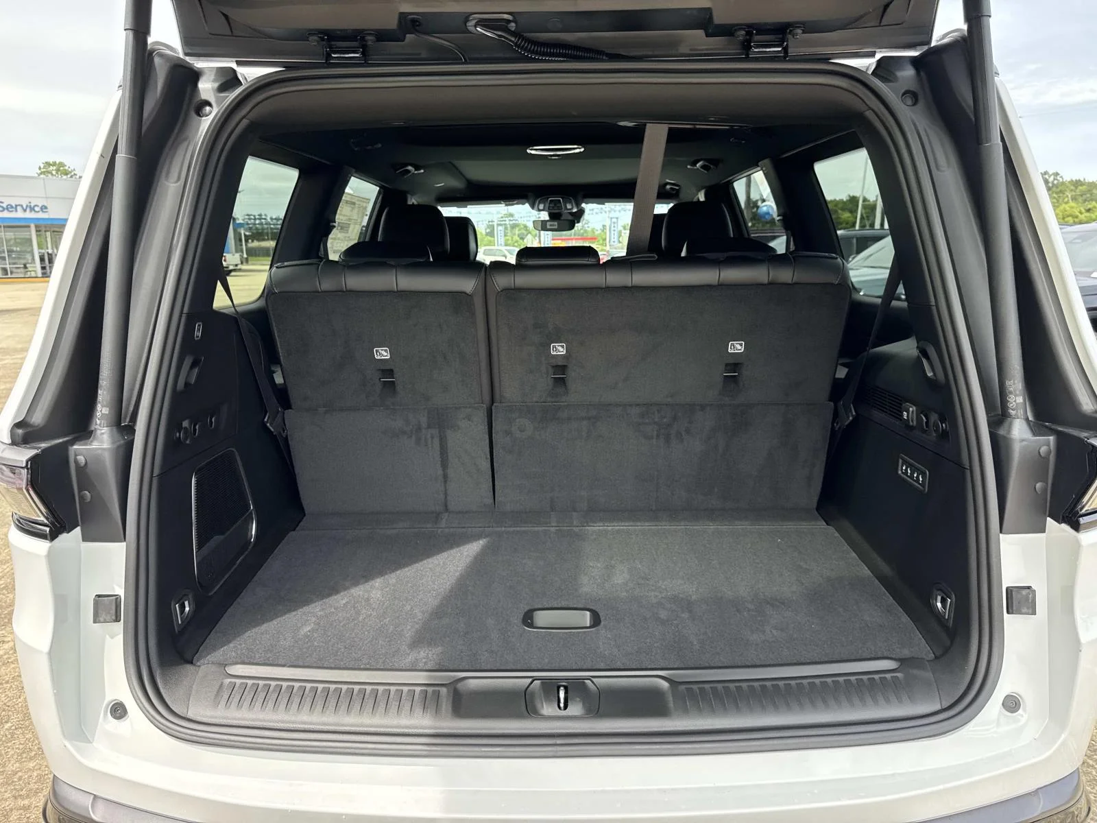 New 2026 Bright White Clear-Coat Exterior Paint Jeep Limited Altitude image 6