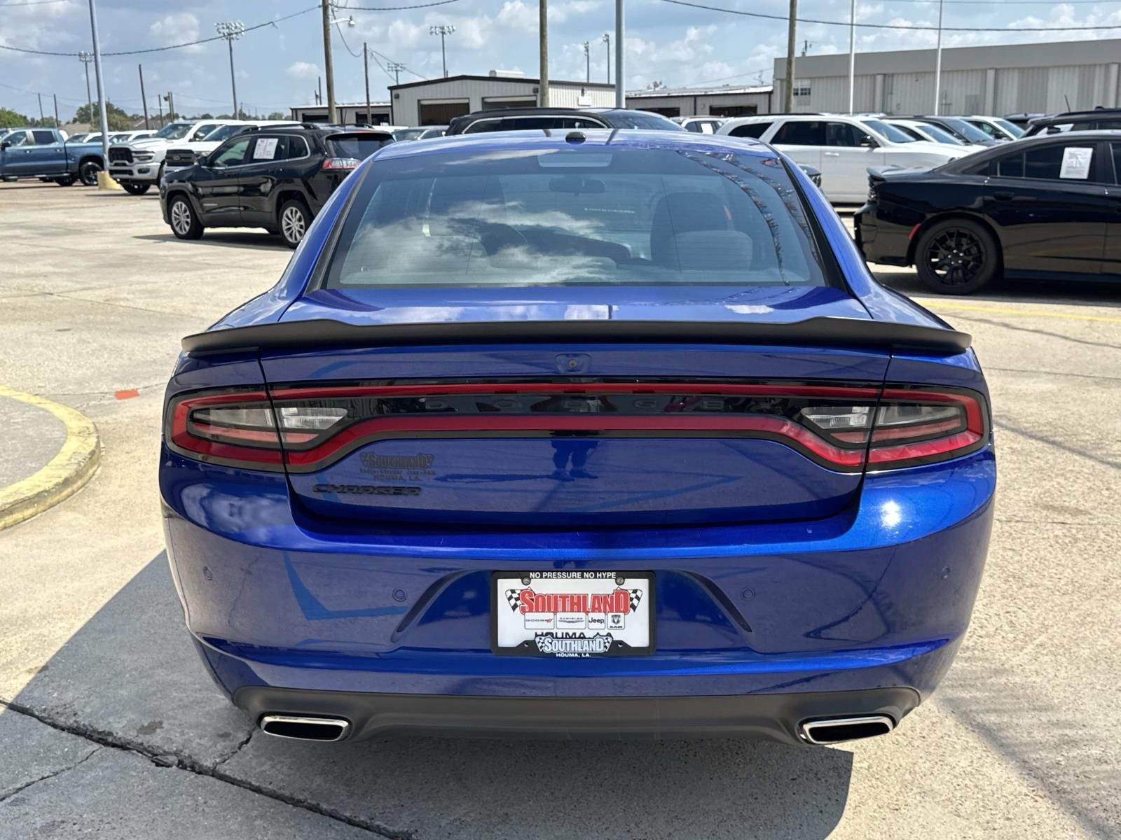 Used 2022 Indigo Blue Dodge SXT image 6