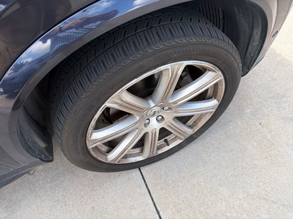 Used 2019 Magic Blue Metallic Volvo T6 Inscription image 13