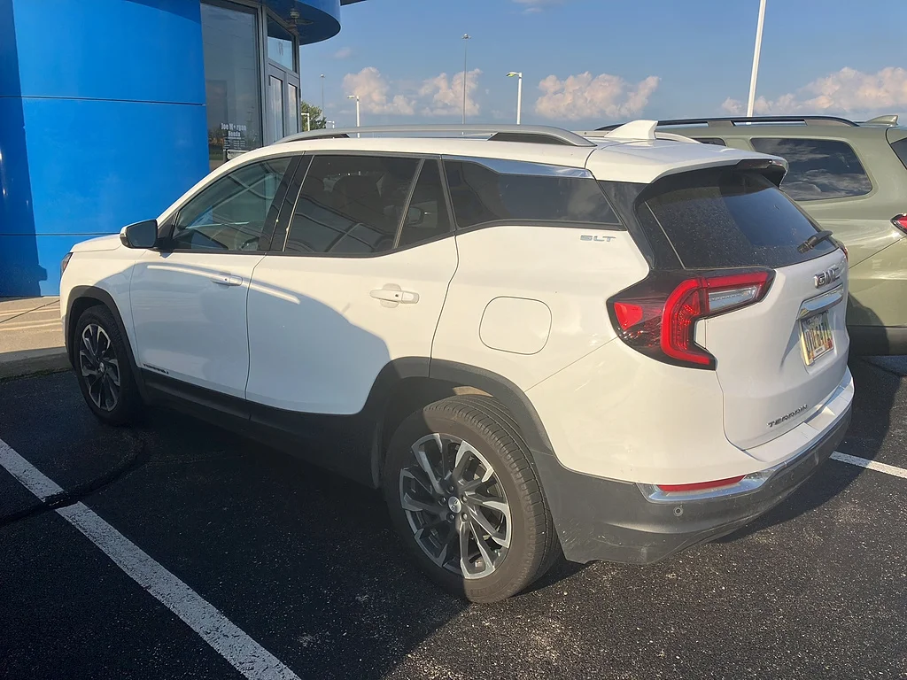 Used 2022 Summit White GMC SLT image 5
