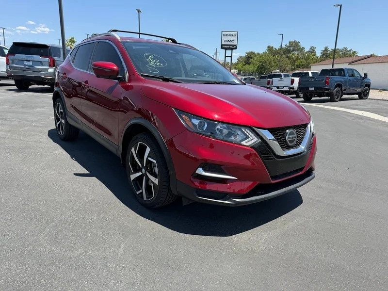 2021 Nissan Rogue Sport SL FWD's photo