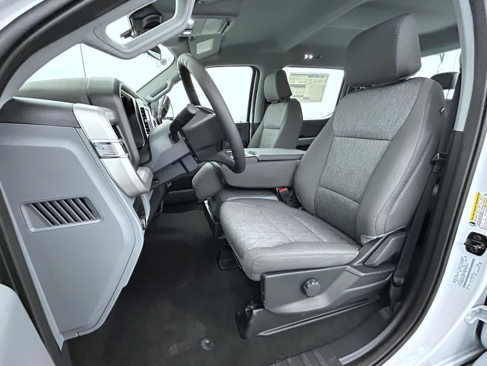 New 2026 Oxford White Ford XL image 10