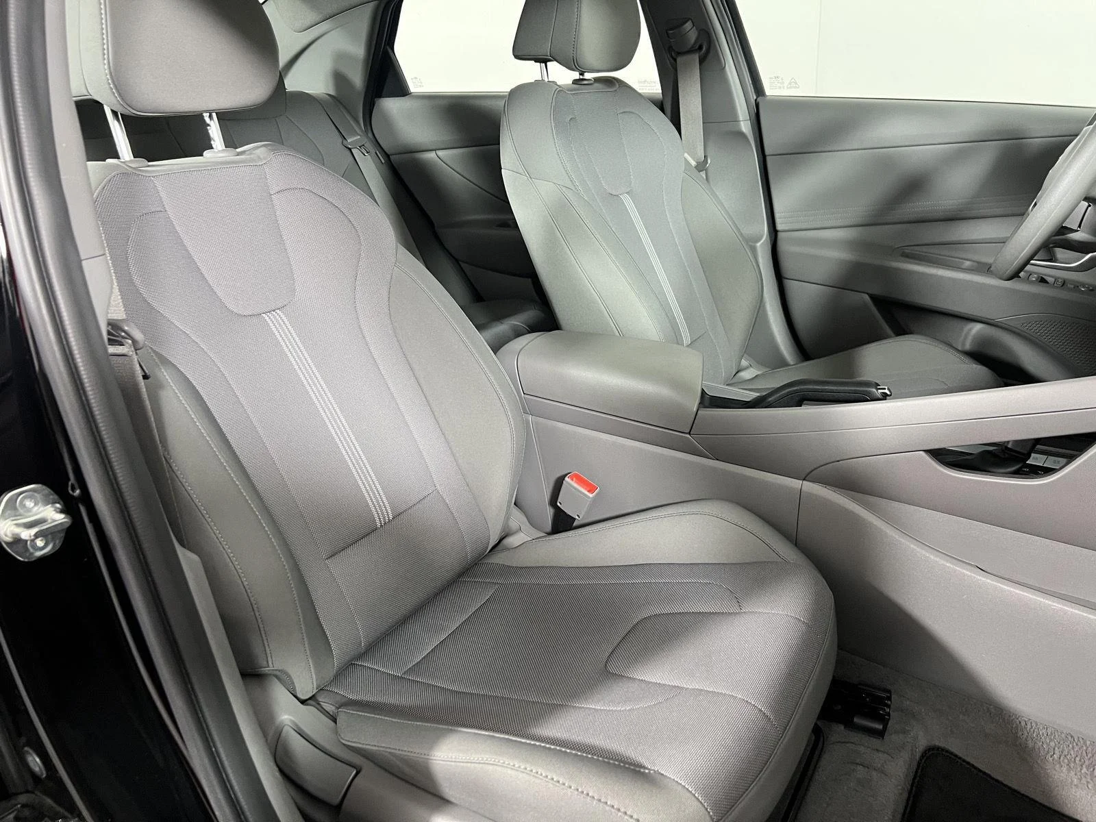 Used 2024 Abyss Black Hyundai SE image 18