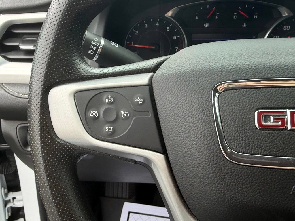 Used 2022 Summit White GMC SLE image 32