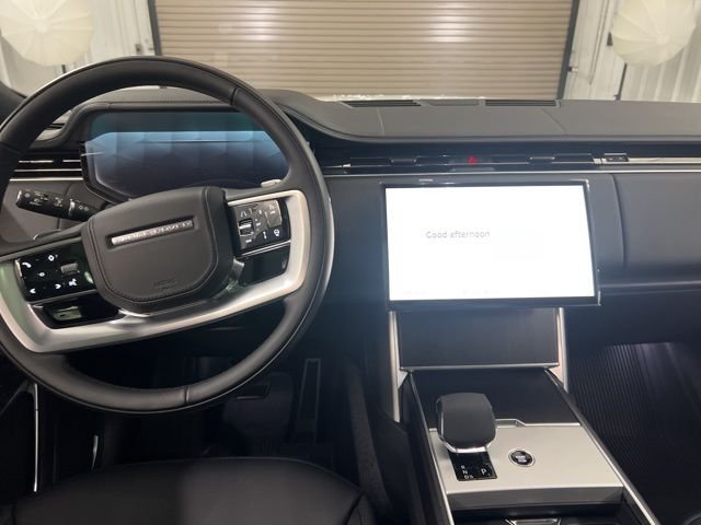 Certified Used 2025 Fuji White Land Rover SE image 17