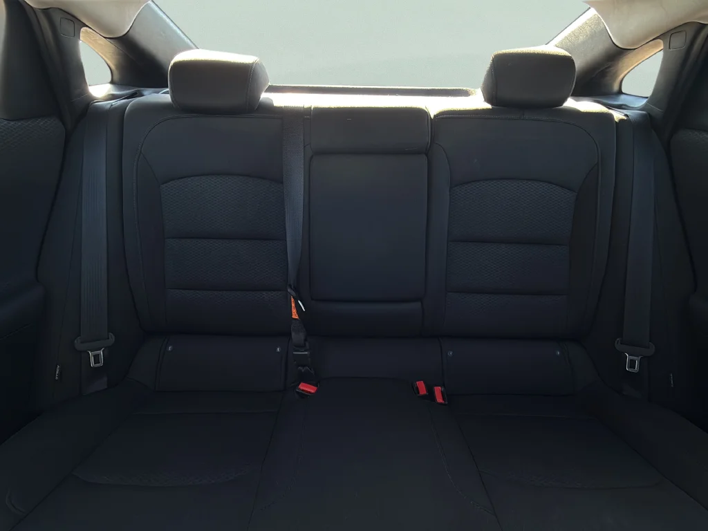 Used 2018 Blue Velvet Metallic Chevrolet LT image 32