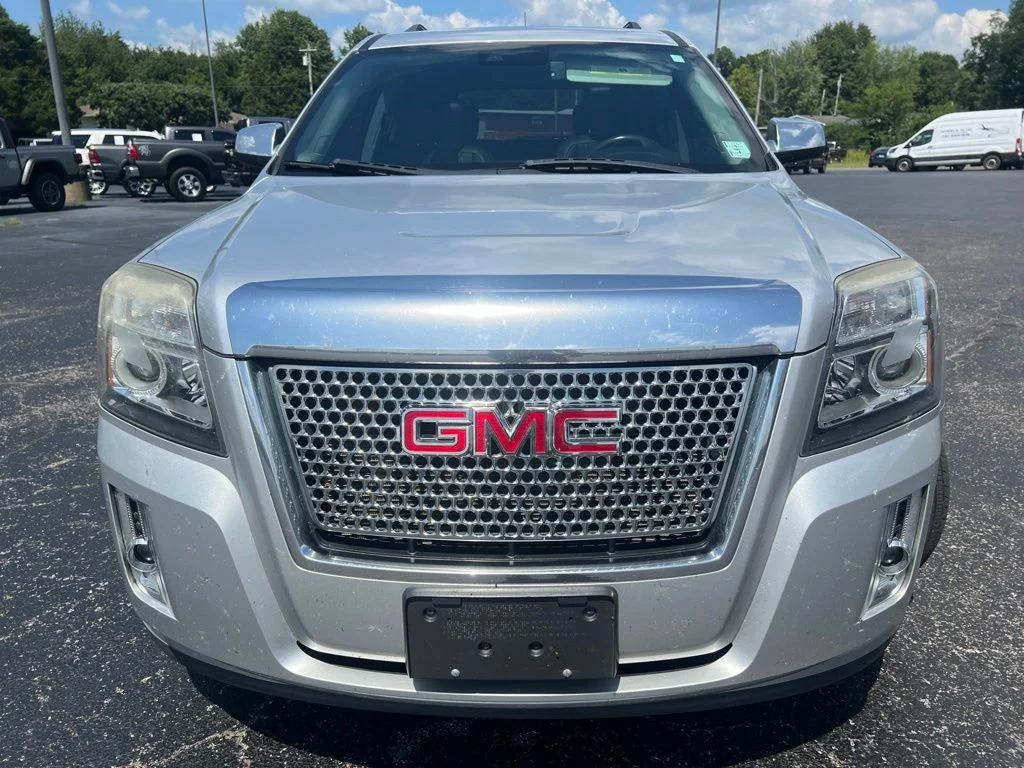 Used 2013 Silver GMC Denali image 8