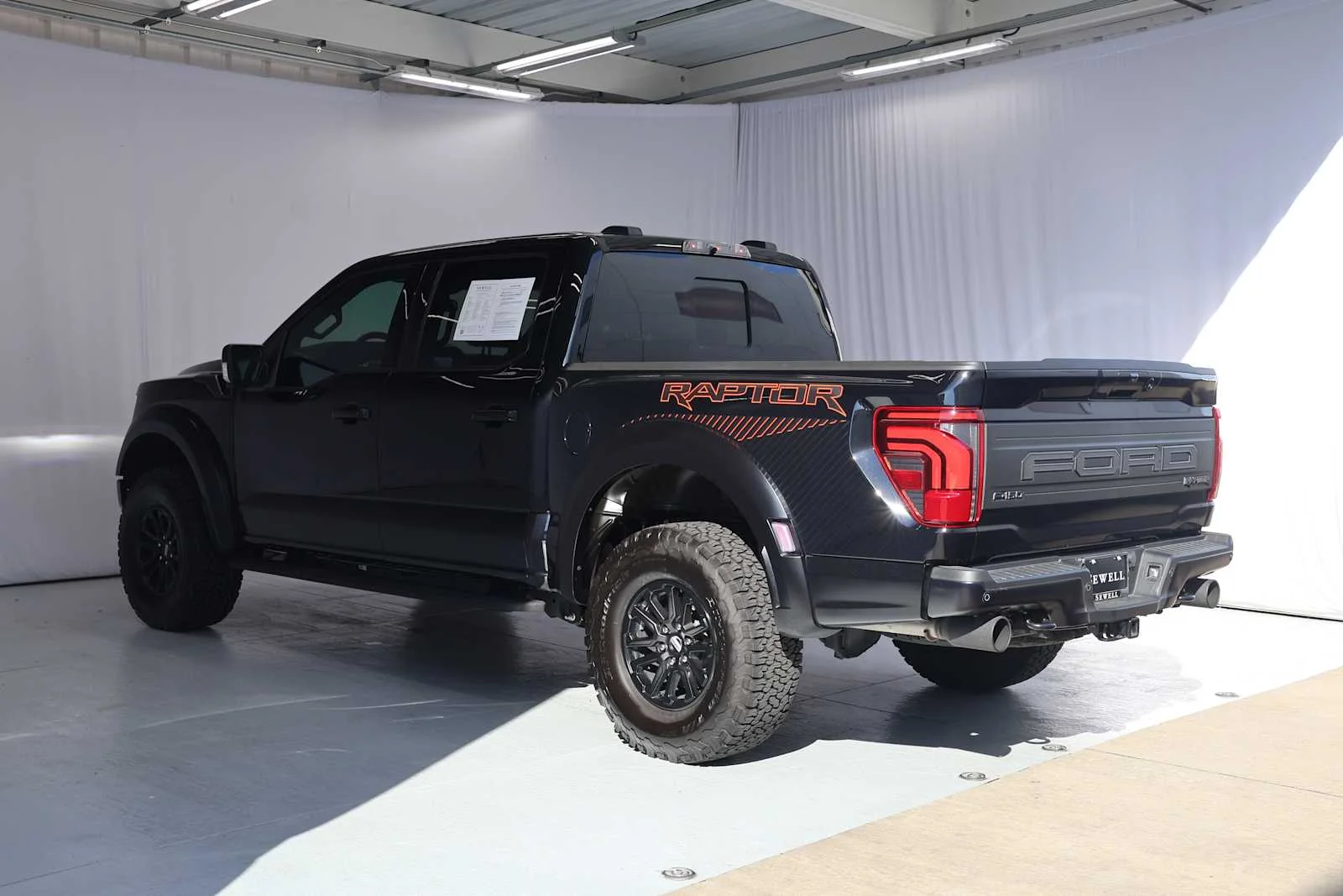 Used 2025 Agate Black Metallic Ford Raptor image 5