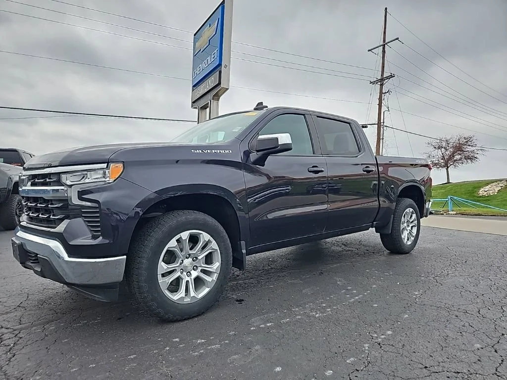 Used 2023 Chevrolet Silverado 1500 LT with VIN 1GCPDKEK7PZ191169 for sale in Kansas City