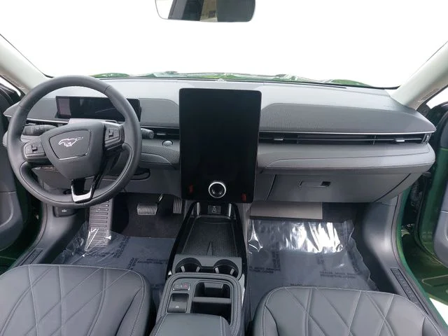 Used 2025 Green Ford Select image 9