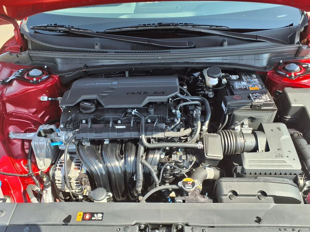 Used 2025 Red Kia LXS image 33