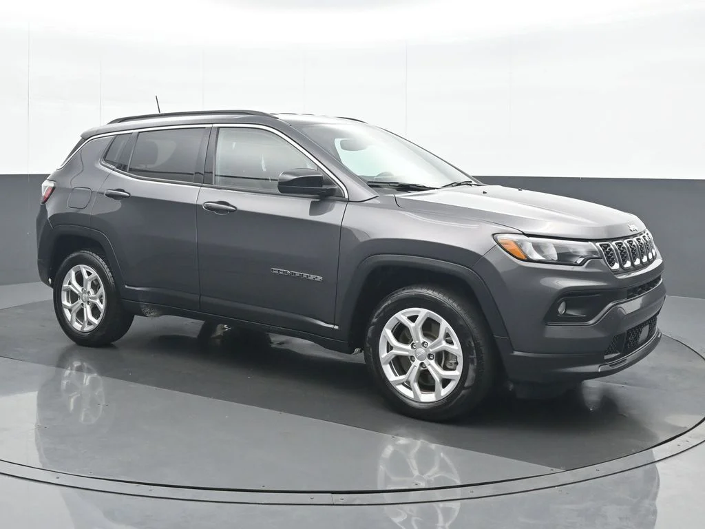 Used 2024 Gray Jeep Latitude image 8