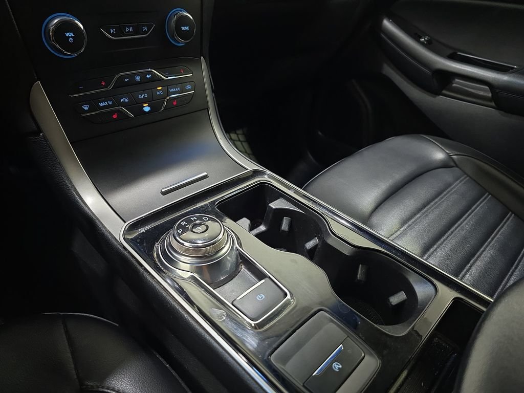 Used 2019 Silver Ford SEL image 25