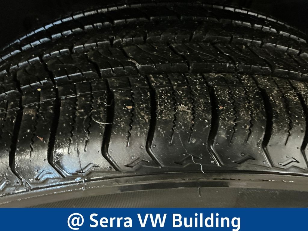 Used 2023 Pure White Volkswagen 3.6L V6 SE w/Technology image 13