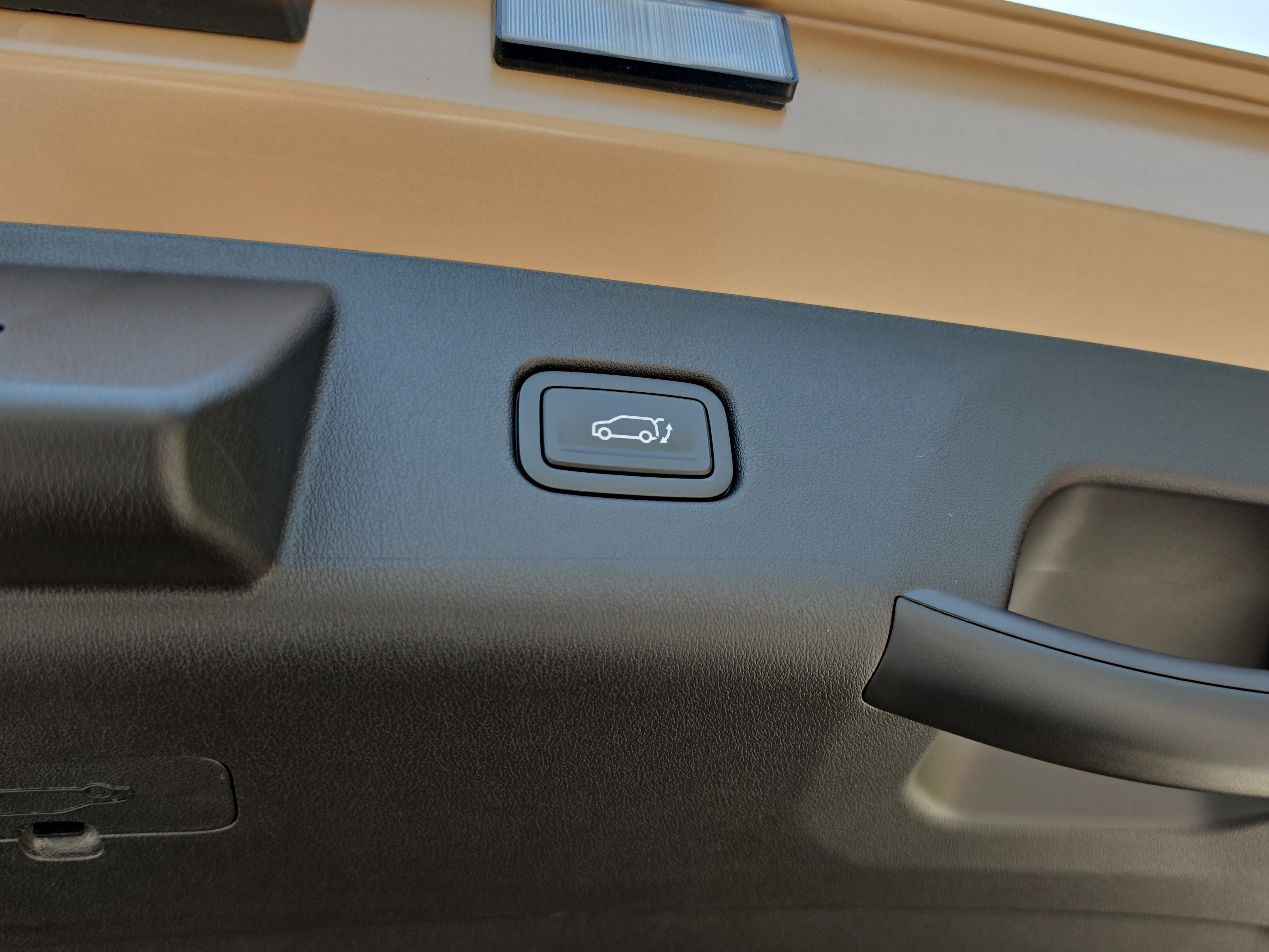 New 2027 Terrain Brown Kia X-Line S image 11