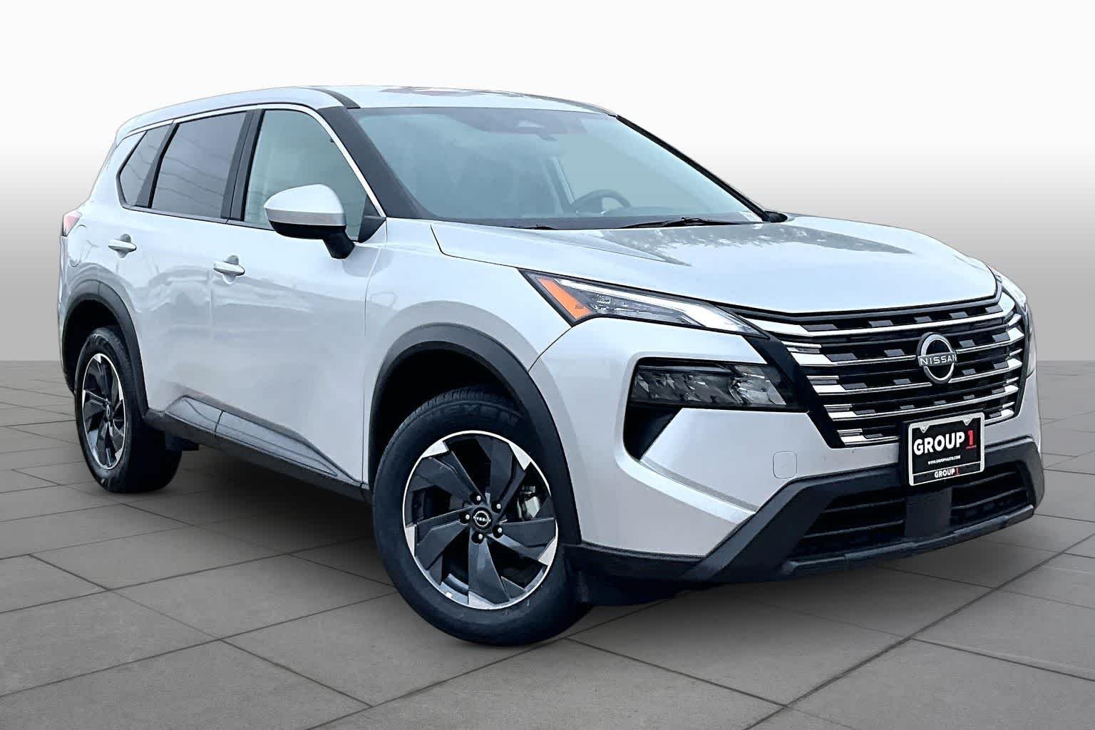 Used 2025 Brilliant Silver Metallic Nissan SV image 3
