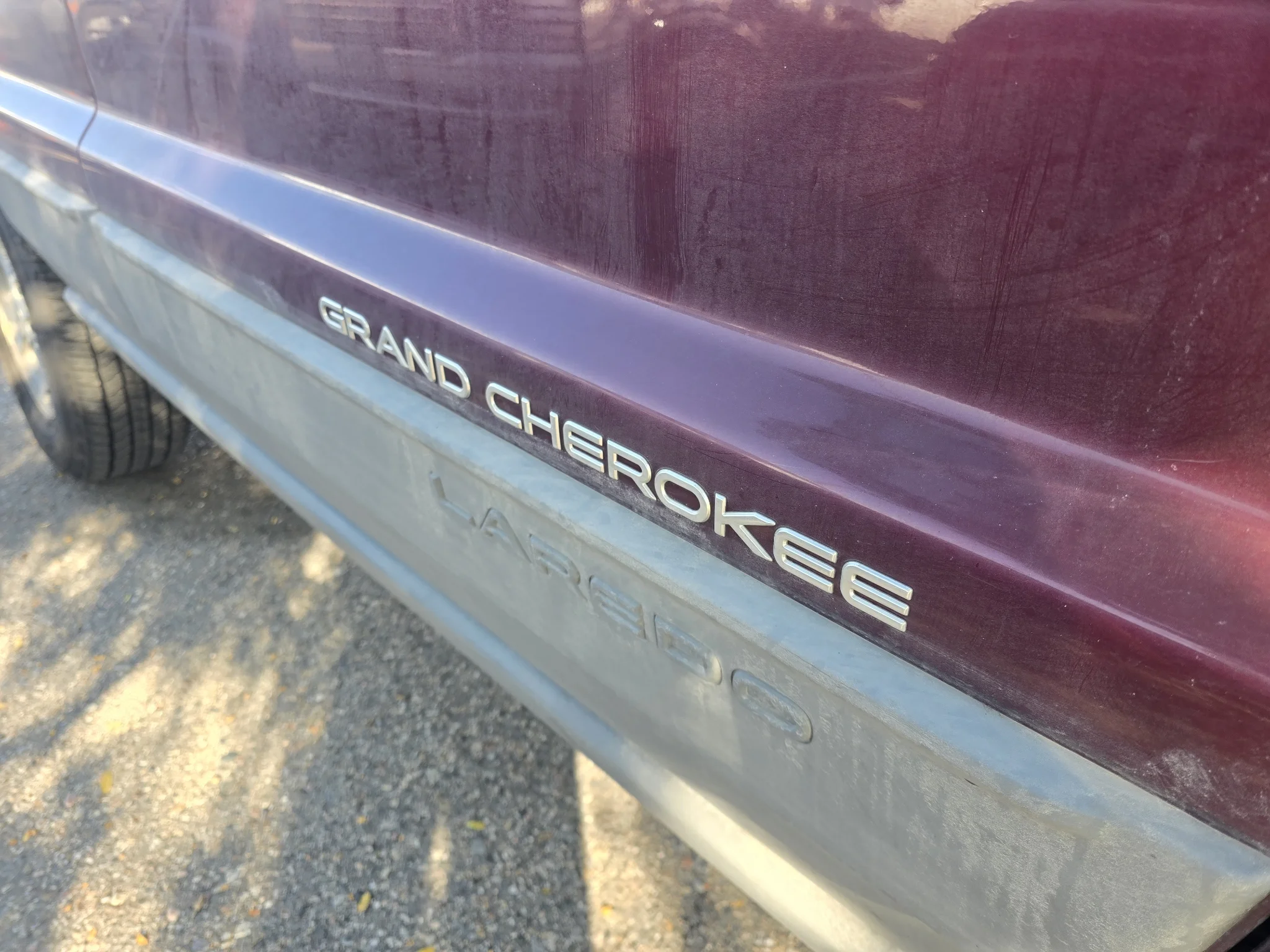 Used 2000 Flame Red Clearcoat Jeep Laredo image 20