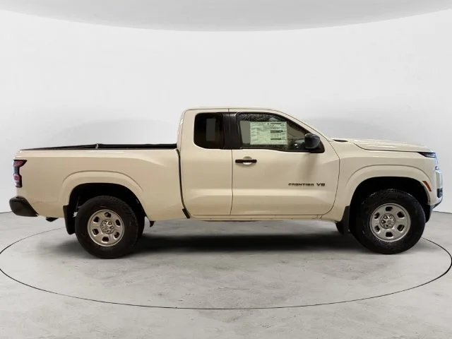 New 2027 White Nissan S 4x4 image 6