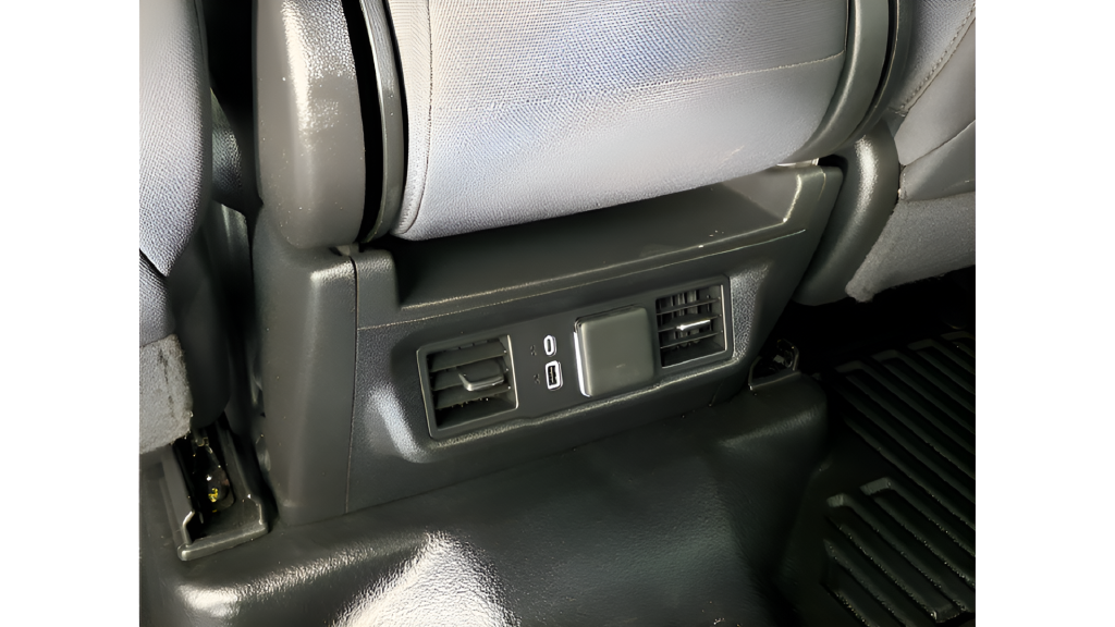 Used 2024 White Chevrolet LT image 25