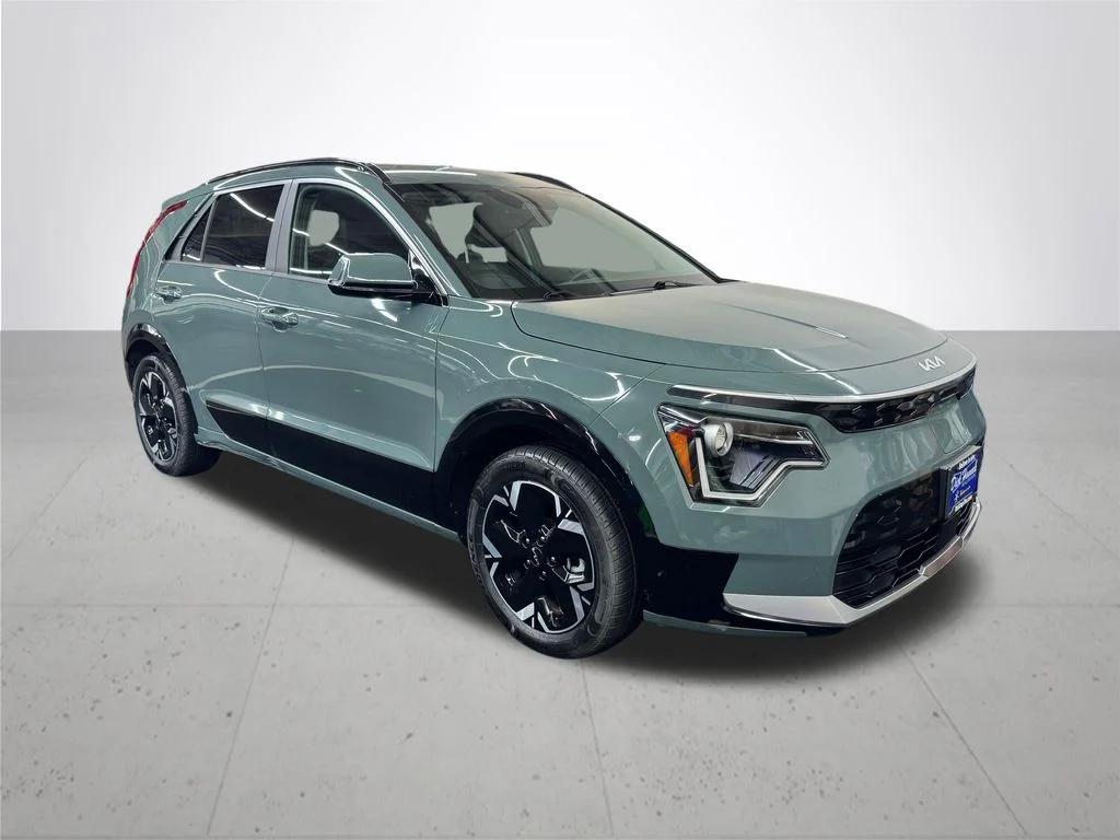 Used 2023 Green Kia Wind image 10