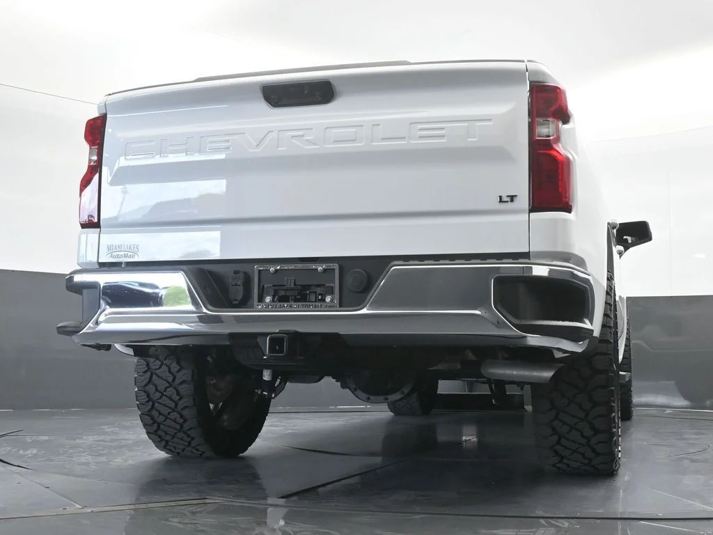 Used 2026 Summit White Chevrolet LT image 61
