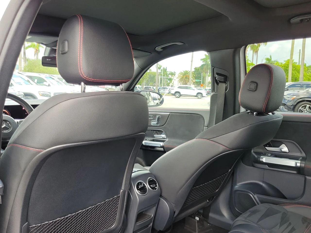 Certified Used 2023  Mercedes-Benz GLB 250 image 12