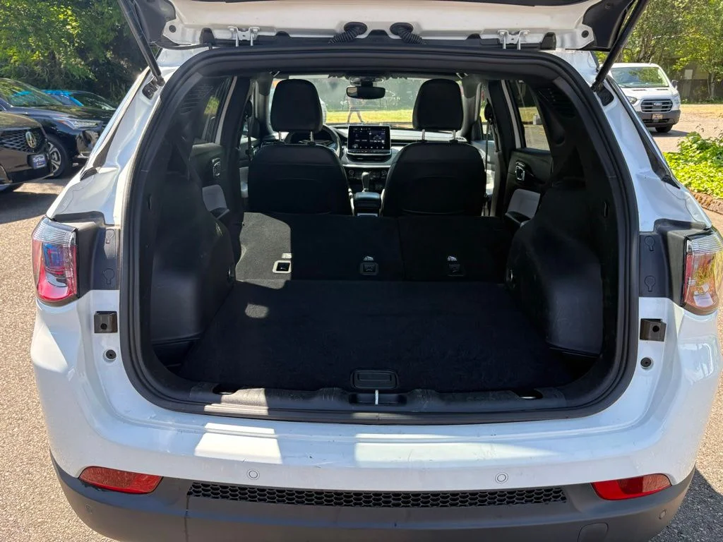 Used 2025 White Jeep Limited image 24