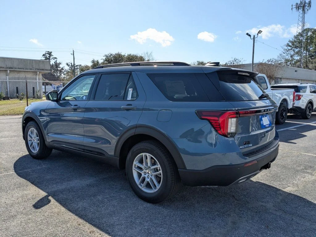 New 2026 Vapor Blue Metallic Ford Active image 6