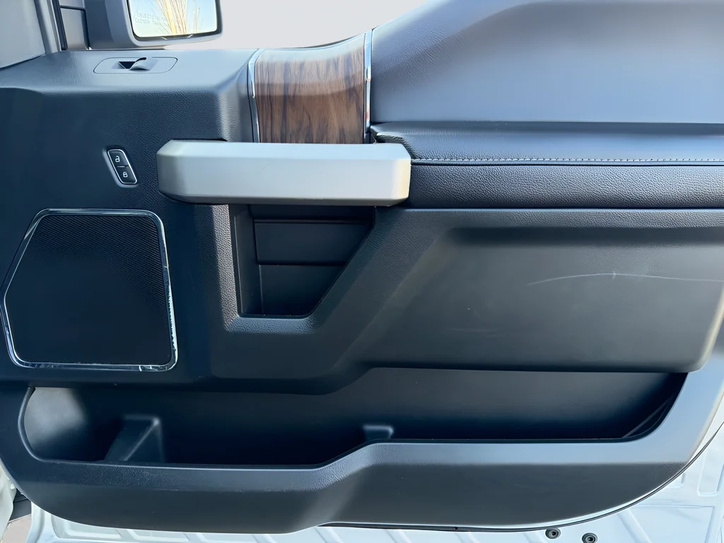 Used 2019 Silver Ford Lariat image 26