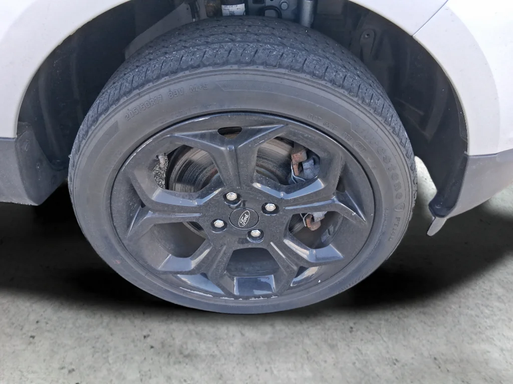 Used 2021 Silver Ford SES image 13