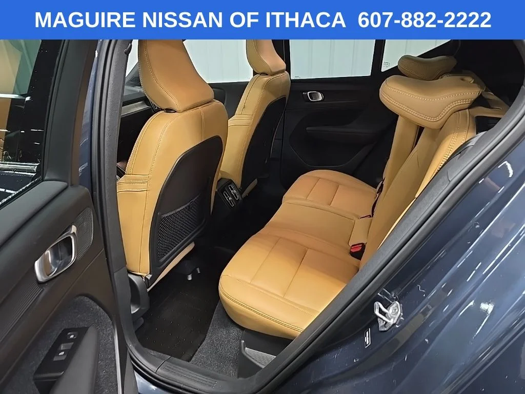 Used 2021 Blue Volvo T5 Inscription image 31