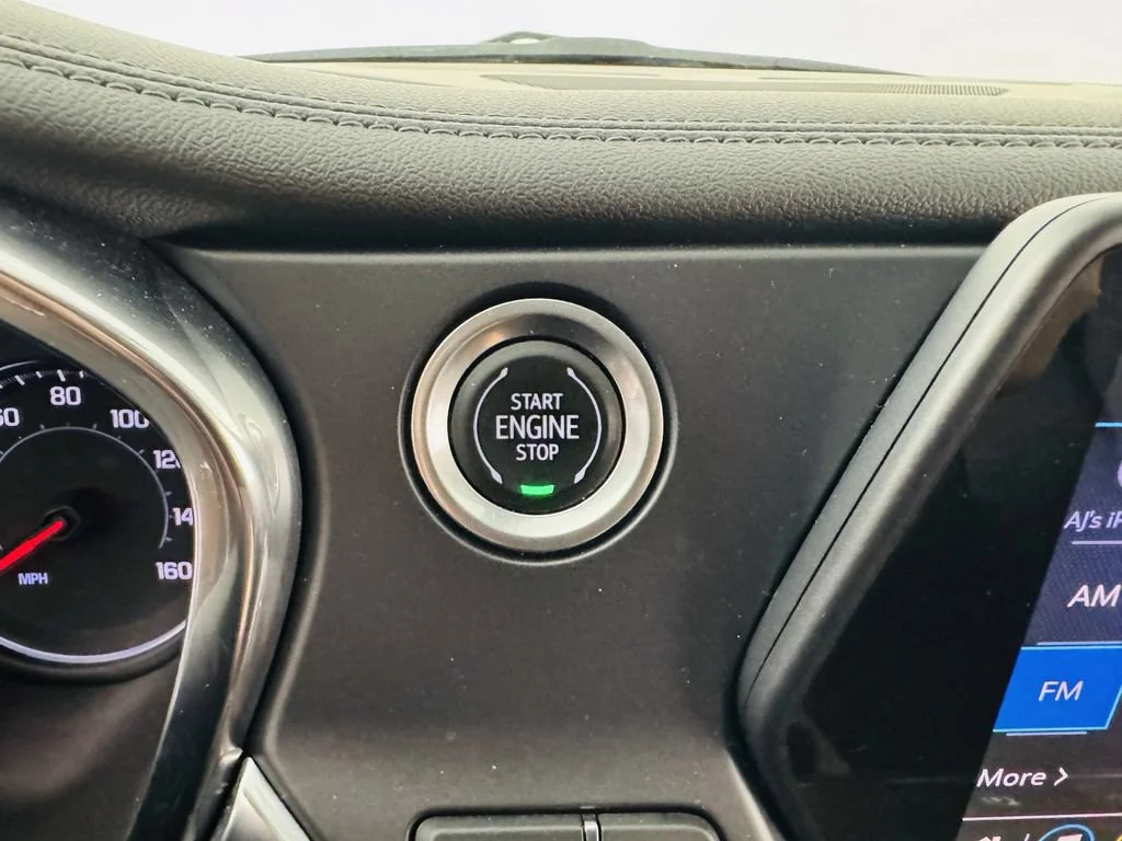 Used 2022 Black Chevrolet 2LT image 13