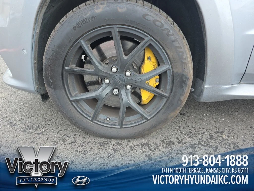 Used 2021 Silver Jeep Trackhawk image 16