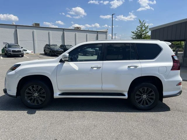 Used 2021  Lexus 460 Luxury image 10