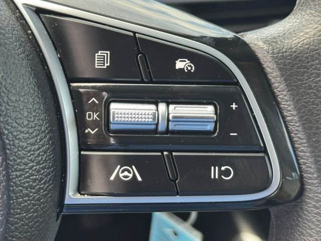Used 2023 Black Kia LXS image 17