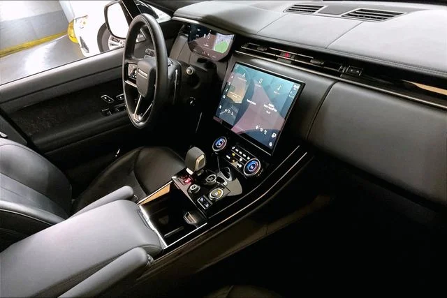 Used 2023 Black Land Rover First Edition image 11
