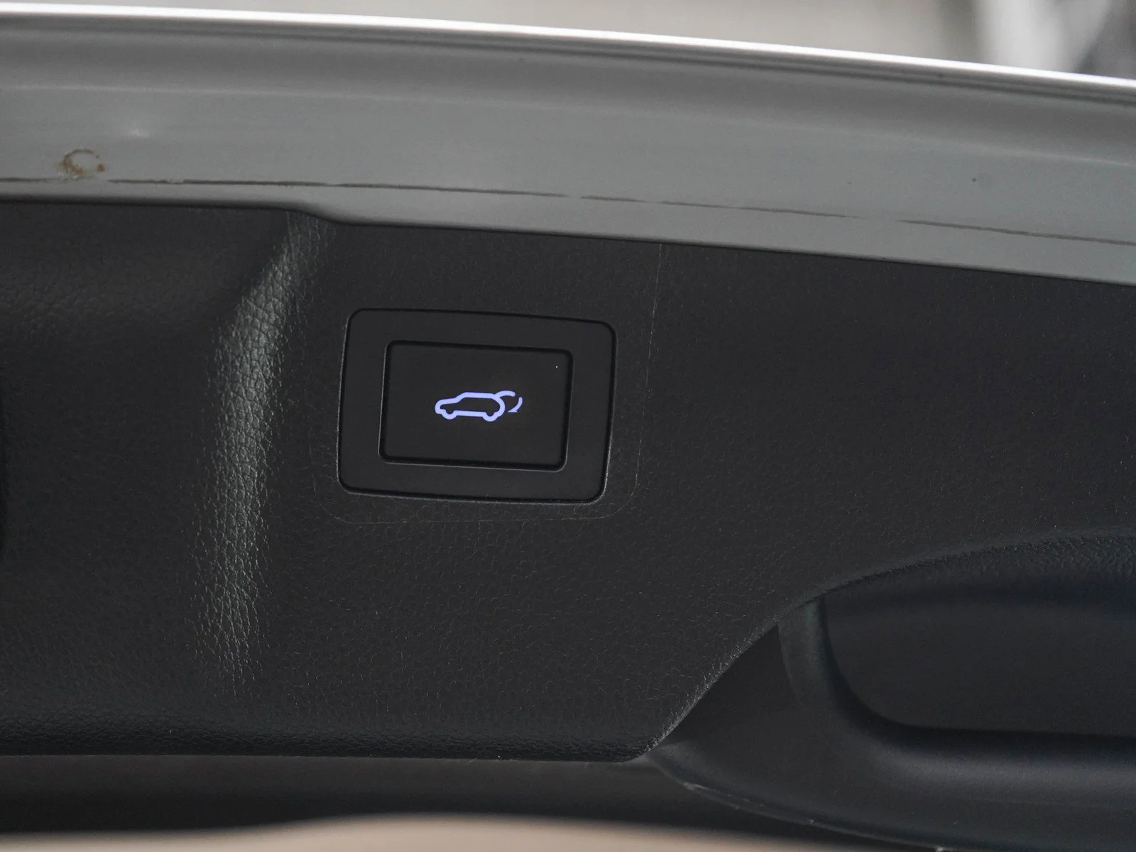 Used 2016 Iron Frost Hyundai SE image 18